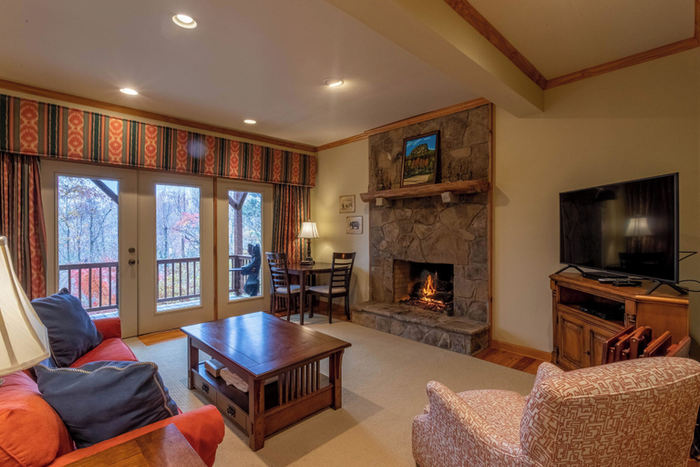 Interior 3, Mountain Dream, Watauga