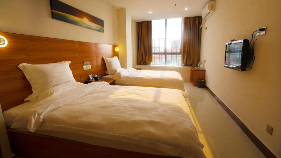 Bedroom 2, City Station Express Hotel, Yunfu