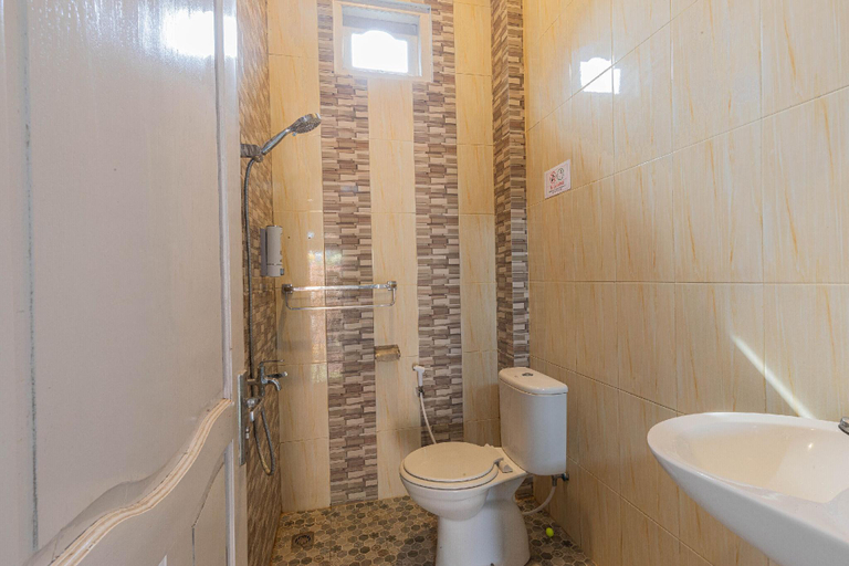 Bathroom 3, Amartha Indotama Guest House , Bantul