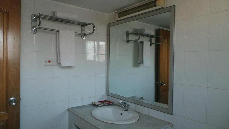 Bathroom 4, Aristos Boutique Hotel, Chittagong