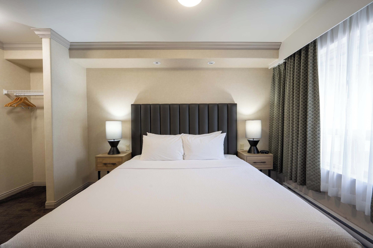Bedroom 2, Sandman Hotel & Suites Winnipeg Airport, Division No. 11