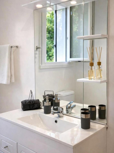 Bathroom 5, Au Cœur des Acacias, Lot-et-Garonne