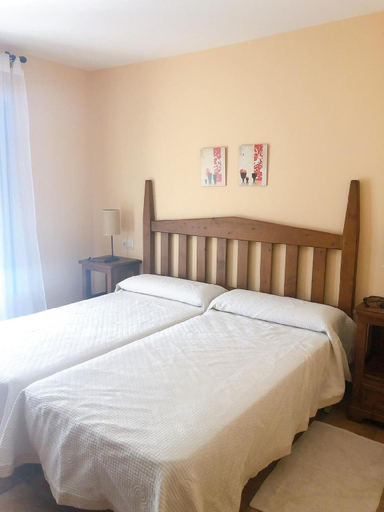 Bedroom 4, AparHotel Casa Arnal, Huesca