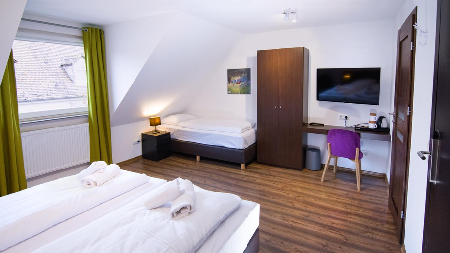 Bedroom 3, Hirsch Hotel Hanau, Main-Kinzig-Kreis