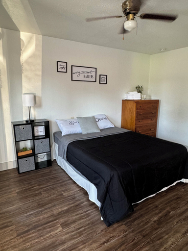 Bedroom 3, Omro & Fish Inn, Winnebago