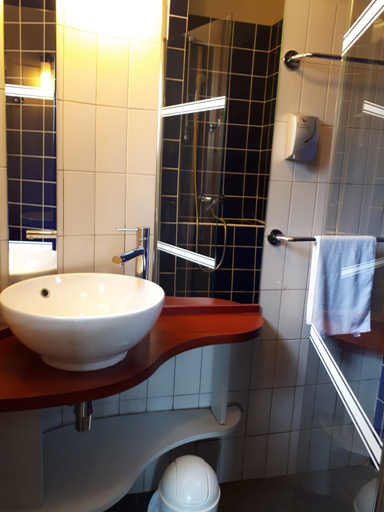 Bathroom 4, VVF La côte d'Emeraude Saint-Cast-le-Guildo, Côtes-d'Armor