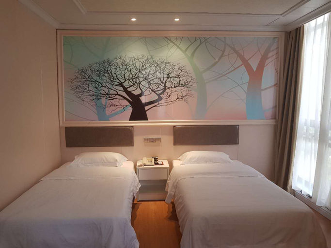 Bedroom 2, Longxiang Hotel, Shantou