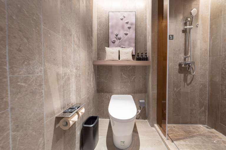 Bathroom 2, Atour Hotel, Hisense Plaza, May Fourth Square, Qingdao, Qingdao