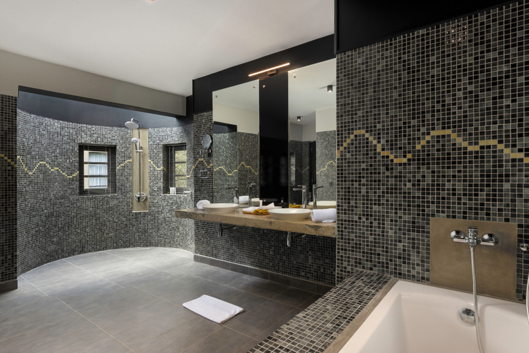 Bathroom 4, Ayugiri Ayurveda Wellness Resort, Dambulla