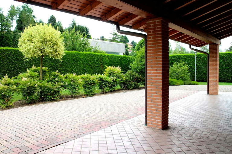 Others 5, Orange Motel, Varese