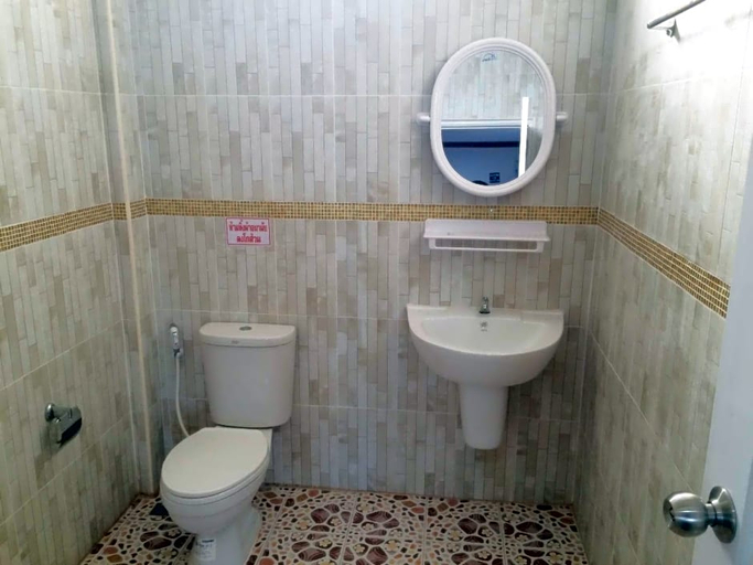 Bathroom 3, VIPAT BUNGKAN HOTEL, Bung Kan