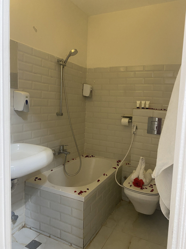 Bathroom, La Vida Hotel, 'Abdin