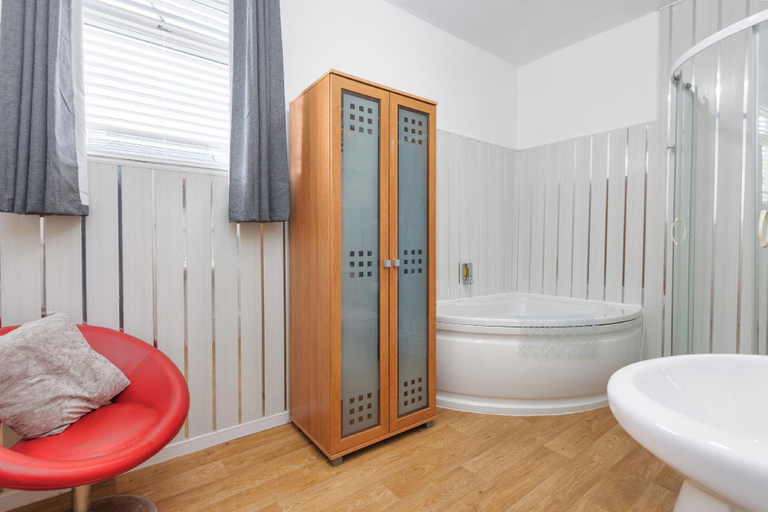 Bathroom 2, Habberly House Hotel, Blackpool