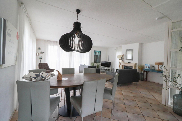 Dining 3, Detached Dune Villa With Hot-tub, Wûnseradiel