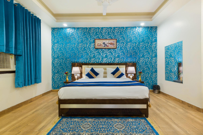 Bedroom 2, Hotel WHITE & BLUE Delhi Airport, Delhi