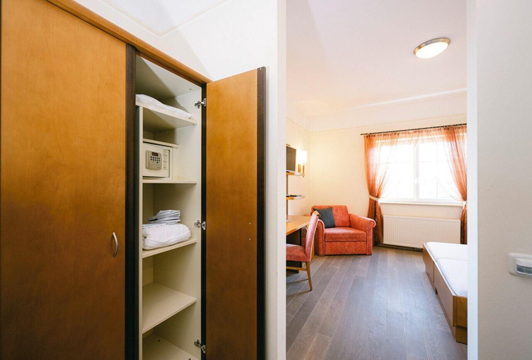 Bedroom 2, Gasthof Hotel Jägerwirt, Braunau am Inn