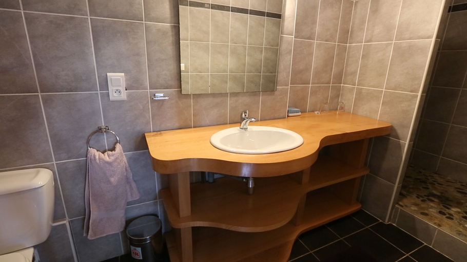 Bathroom 3, Chambre d'hôtes Azkena, Pyrénées-Atlantiques