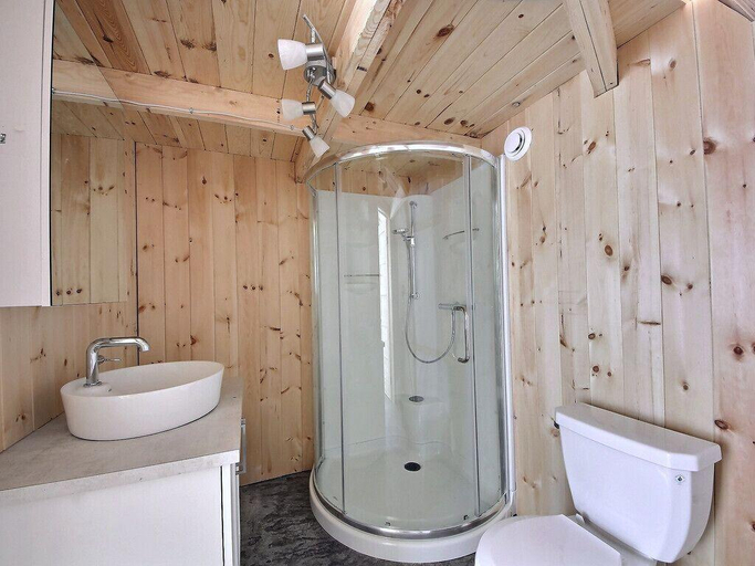 Bathroom, Imago Village, Le Fjord-du-Saguenay
