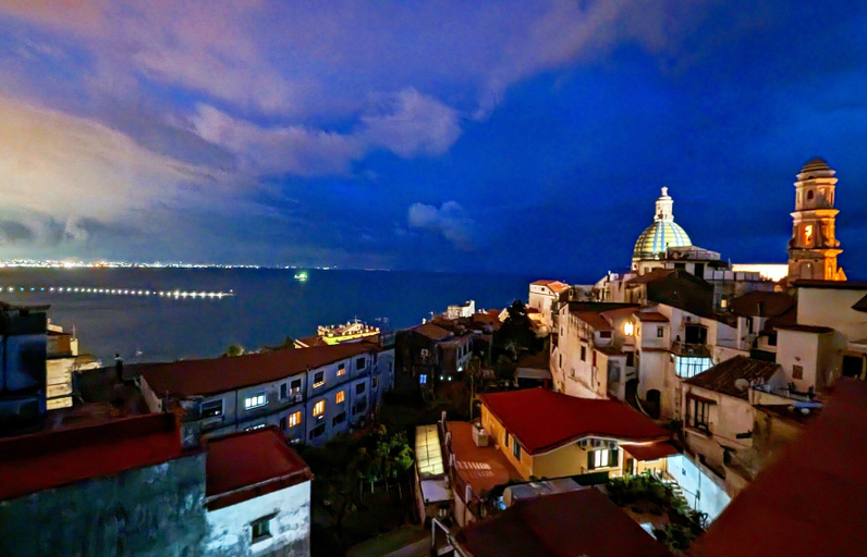 Exterior & Views 2, Apple Lemonade, Salerno