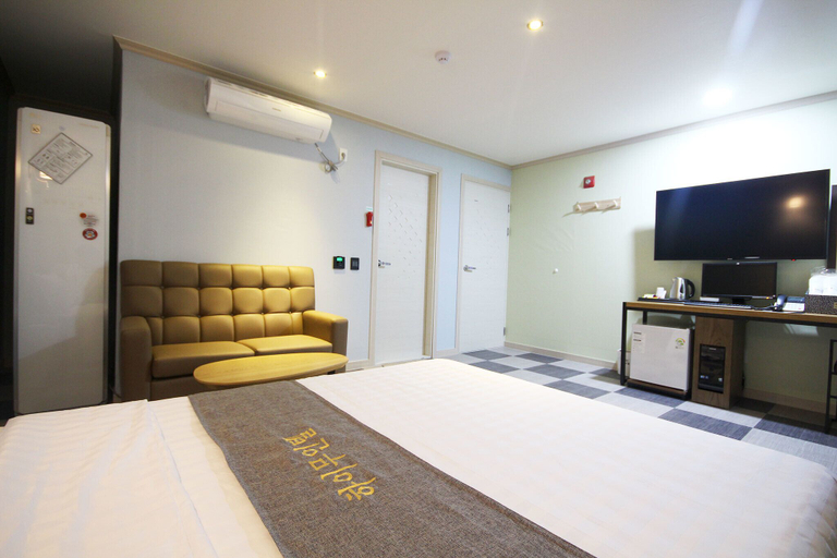 Bedroom 3, Yeosu Hi, Yeosu