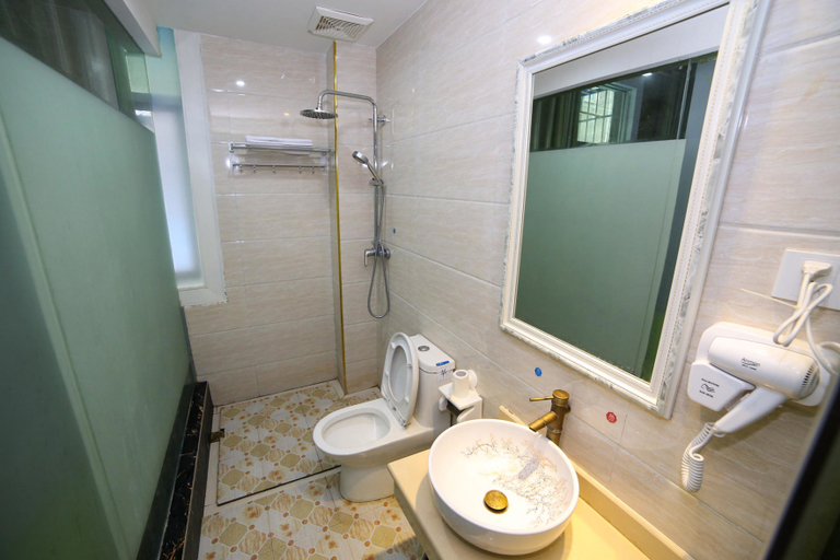 Bathroom 2, Zhangjiajie Wutong Hostel, Zhangjiajie