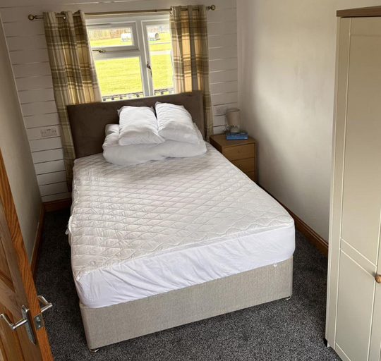 Bedroom, D5 Rickardos Holiday Lets, Lincolnshire