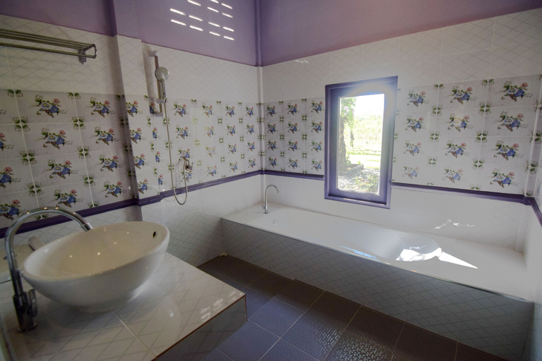 Bathroom 3, View Dao Jandhra, Tha Ta Kieb