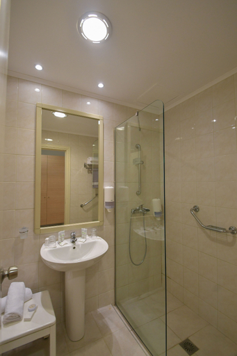 Bathroom 5, Olympos Beach Hotel, South Aegean