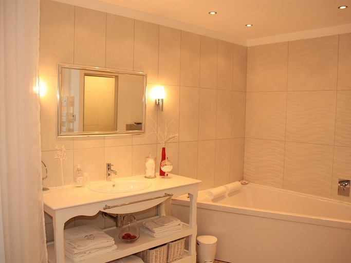 Bathroom 5, Au Coeur Des Hôtes, Nord