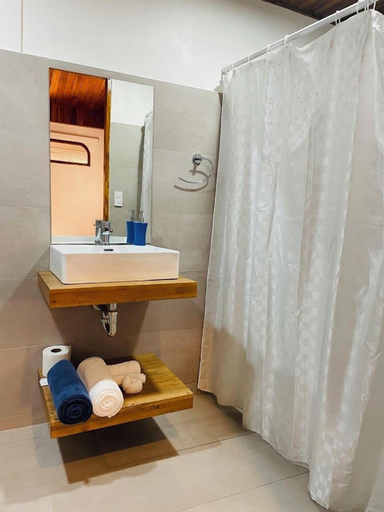 Bathroom 3, Hotel Ocotal Bed & Breakfast, Carrillo