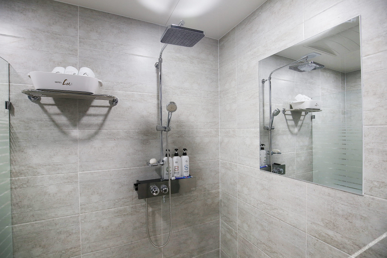 Bathroom 3, Jincheon Lou Hotel, Eumseong