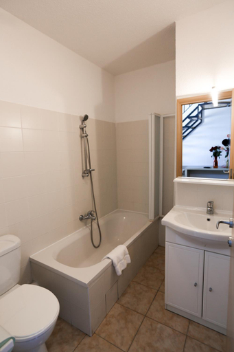Bathroom 4, Les Hauts Du Maquis, Haute-Corse