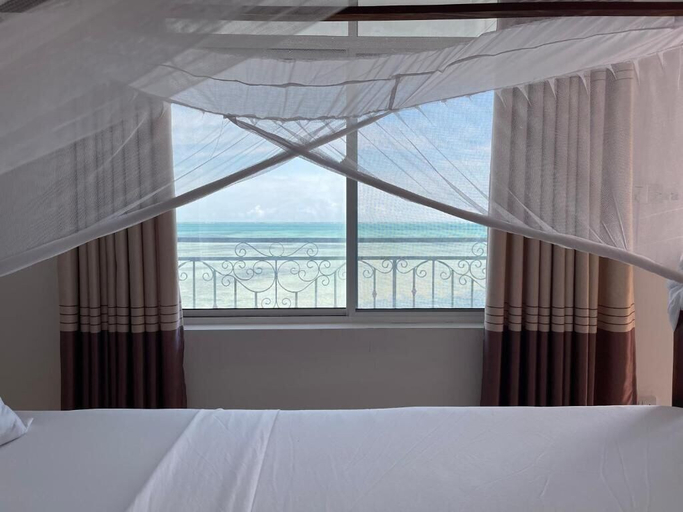 Room 4, Visitors Inn, Kusini