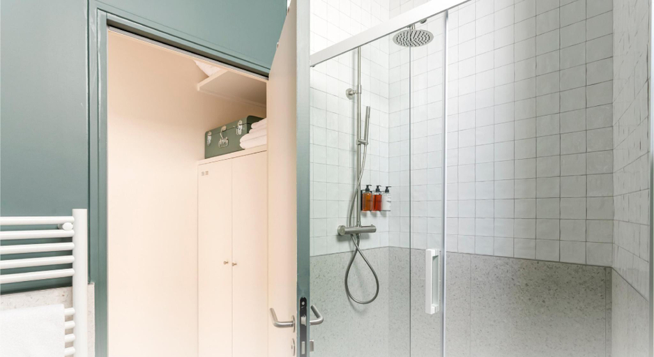 Bathroom 5, Beauquartier - Marais Bourg Tibourg, Paris