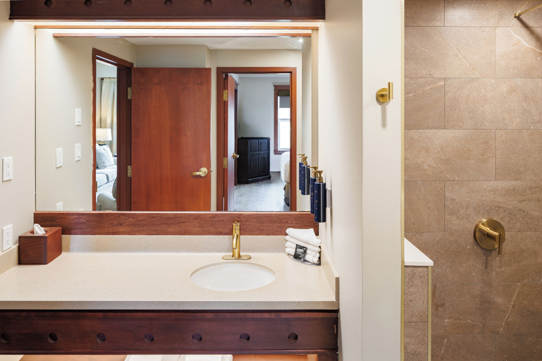 Bathroom 5, Rodd Crowbush Golf & Beach Resort, Kings