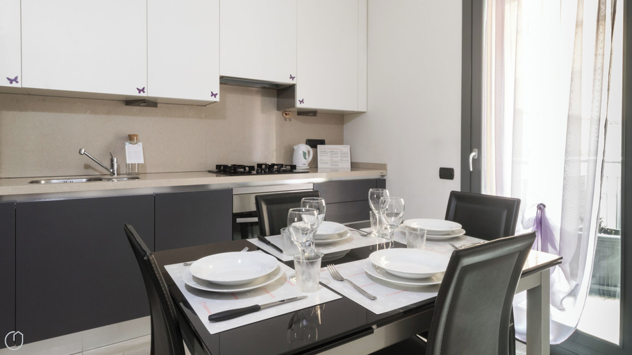 Others 4, Italianway Easy - Marcantonio dal Re 20 C, Milano