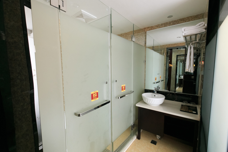 Bathroom 3, Super 8 Hotel (Hengyang Nanyue Archway), Hengyang