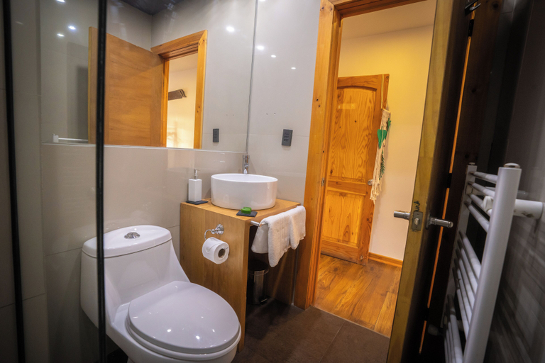 Bathroom 3, Pristine Patagonia Hotel, Última Esperanza
