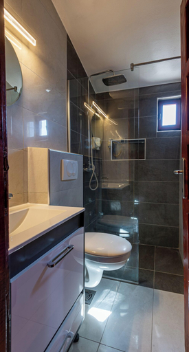 Bathroom 3, Ideall