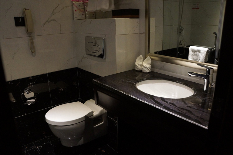 Bathroom 2, Jinjiang Yunqi Hotel, Lishui