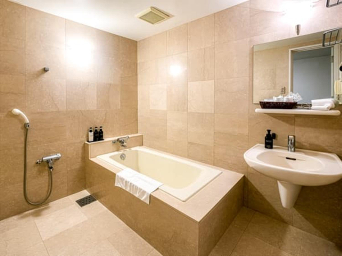 Bathroom 4, Hotel Livemax Nagasaki Airport , Ōmura