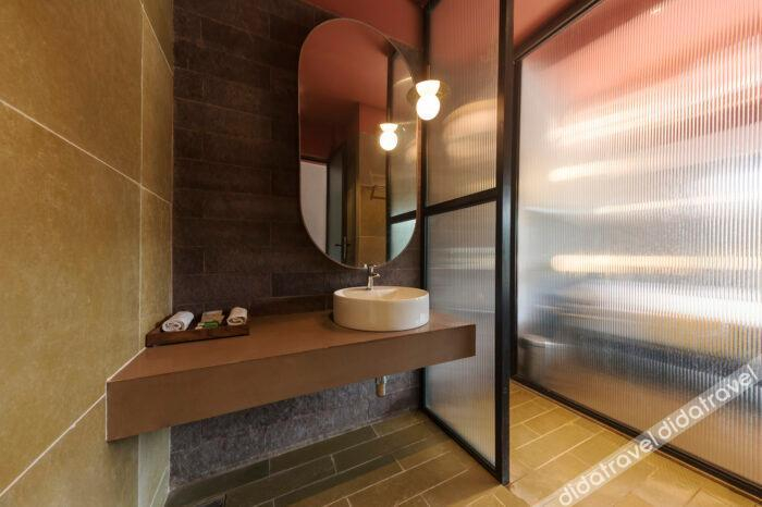 Bathroom, East India House, Thane