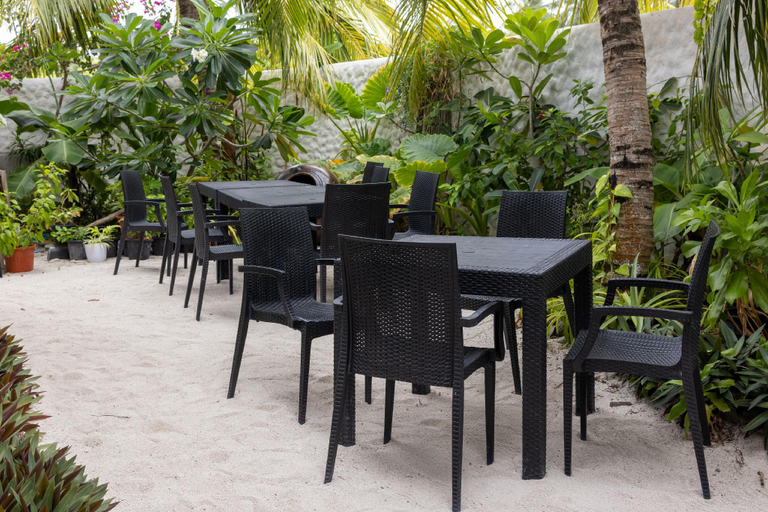 Food & Drinks 5, Island zephyr, Baa Atoll