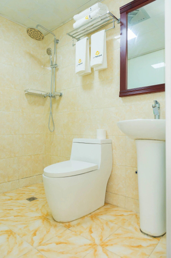 Bathroom 3, La Trezième, Kinshasa