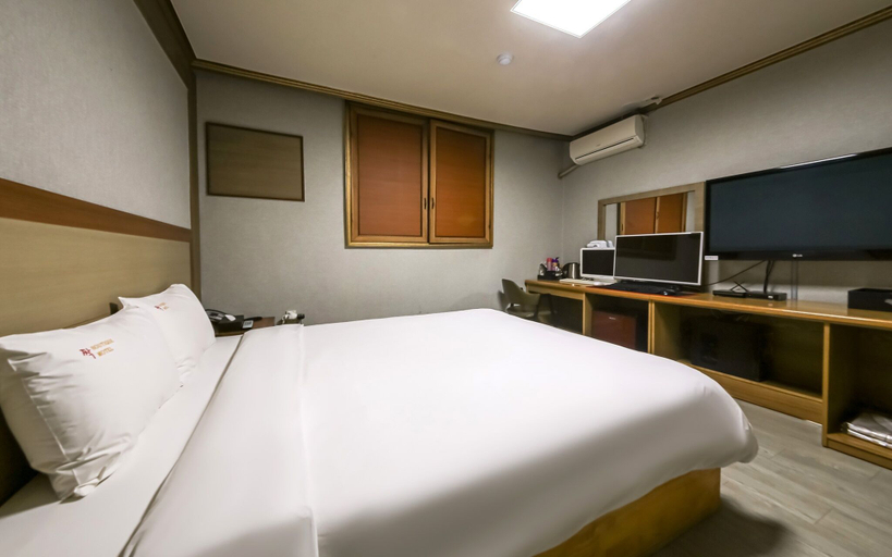 Bedroom 2, Gunsan Jjack, Gunsan