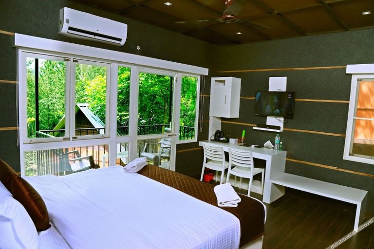 Bedroom 3, Santhi Hill View Resort, Idukki
