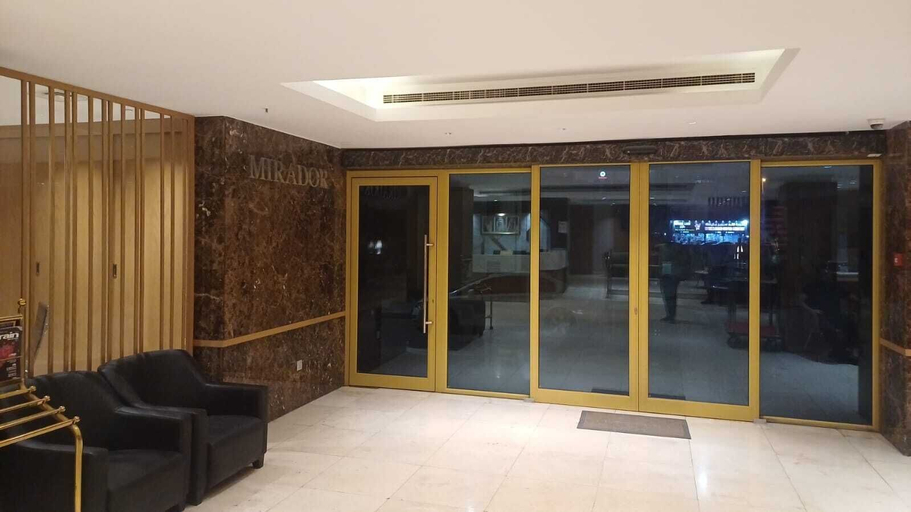 Others 5, Mirador, Manama