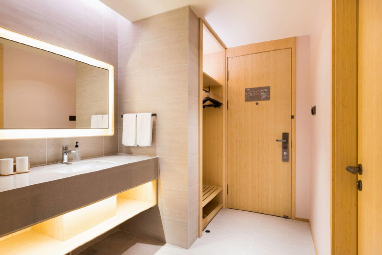 Bathroom 4, Ji Hotel (Fuzhou South Railway Station), Fuzhou