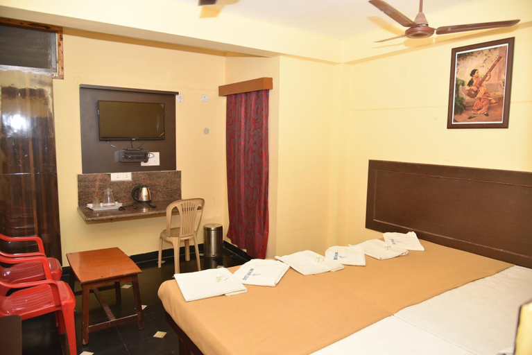 Bedroom 3, SwathiSri Residency, Tiruvannamalai