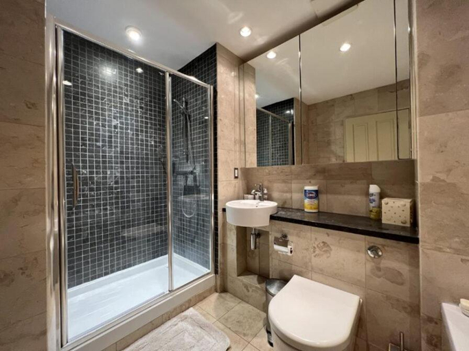 Bathroom 3, Waterside Apartment 101 by Island Villas
